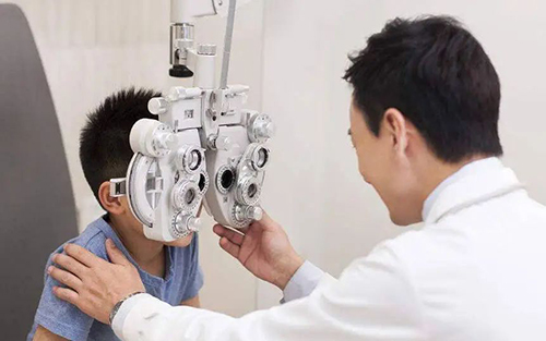 马上开学！孩子们该做视力检查啦！